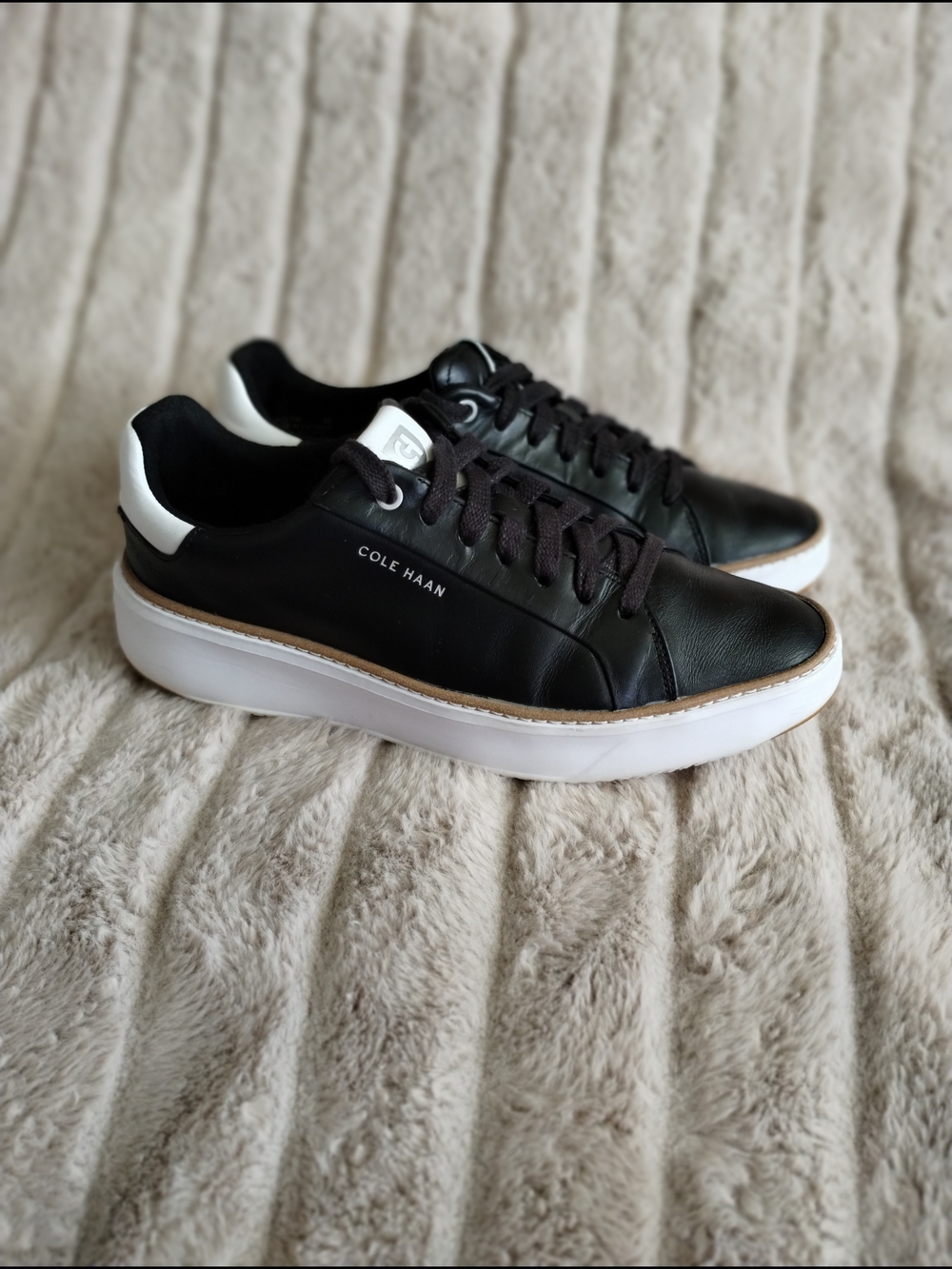 Cole Haan Platform Sneakers Women’s 9 Black Leather White Sole W22706 Casual